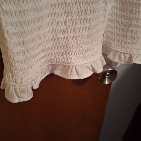 LOFT NWT Women's White Smocked Textured Ruffle Hem Collared Top Size XL - Picture 3 of 4